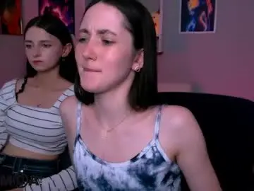 Chaturbate Live Sex Cam of caroline_honeyy