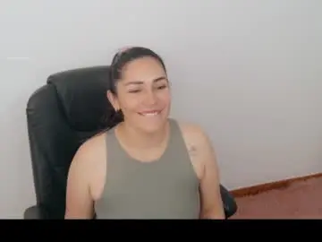 Chaturbate Live Sex Cam of luna_lgomez