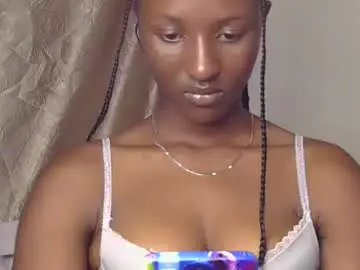 Chaturbate Live Sex Cam of cee_queen