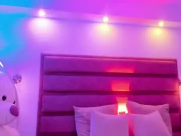 Chaturbate Live Sex Cam of catalehia_moonlightt
