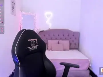 Chaturbate Live Sex Cam of jenner_tay