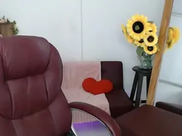 Chaturbate Watch Live Sex Cams of lilly_milf