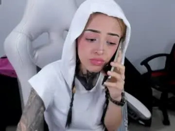 Chaturbate Live Sex Cam of emilydaft