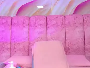 Chaturbate Watch Live Sex Cams of emma_curvy1