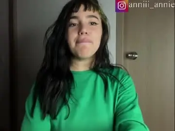 Chaturbate Nude Webcam of annie_snow_
