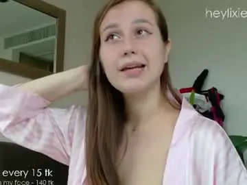 Chaturbate Best live sex cam show of heylixie_