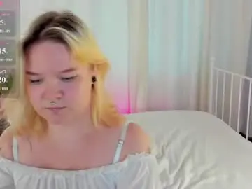 Chaturbate Live Sex Cam of alice_suun