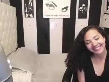 Chaturbate Live Sex Cam of lucy_lorelei