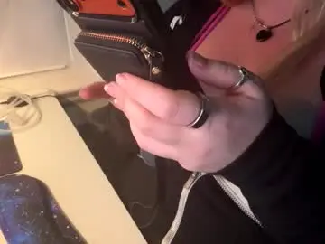 Chaturbate Free Live Porn of hungry_horny_hippo