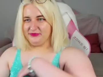 Chaturbate Live Sex Cam of lioraardyn
