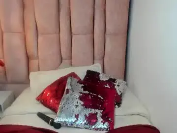 Chaturbate Live Sex Cam of issa_milf__