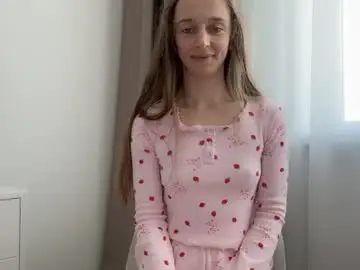 Chaturbate Live Porn of shy_schoolgirl_