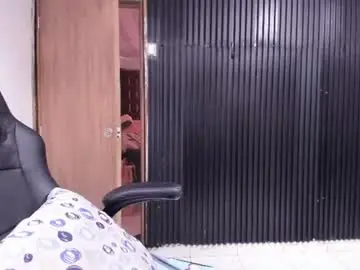 Chaturbate Nude Webcam of lalanaughty1