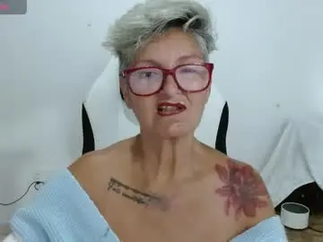 Chaturbate Live Sex Cam of bety_cum3