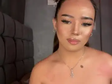 Chaturbate Nude Webcam of trexie_fucks15