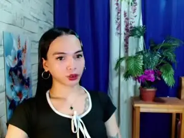 Chaturbate Live Sex Cam of marishkafoxx