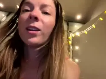 Chaturbate Live Sex Cam of lil_uff
