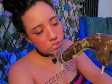 Chaturbate Adult Video Chat of emy_evie1