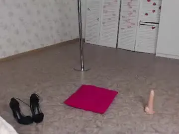 Chaturbate Live Sex Cam of love_bella_