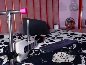 Chaturbate Live Sex Cam of lucie_red