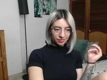 Chaturbate Nude Webcam of alicee_logan_