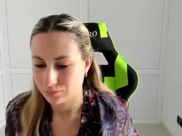 Chaturbate Sex Cam of julia_sunshinee