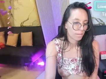 Chaturbate Live Sex Cam of athenaa_tay