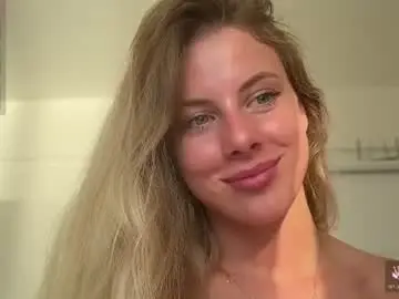 Chaturbate Live Sex Cam of evymiuu