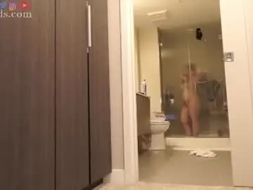 Chaturbate Live Sex Cam of serareads