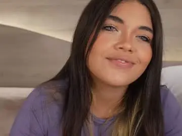 Chaturbate Live Sex Cam of mia_rosalie