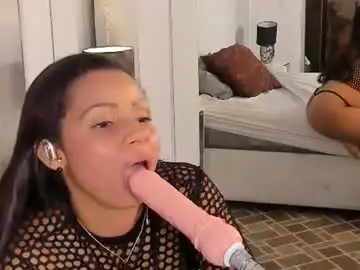 Chaturbate Best live sex cam show of alondramontaner