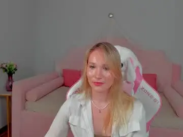 Chaturbate Watch Live Sex Cams of elaravoltage