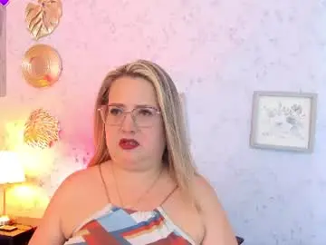 Chaturbate Best Webcam of martinacurvy_