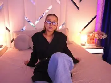 Chaturbate Live Sex Cam of loveedove