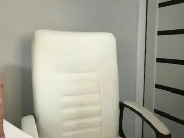 Chaturbate Live Sex Cam of foxyshy_x