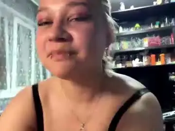 Chaturbate Live Sex Cam of hildeconery