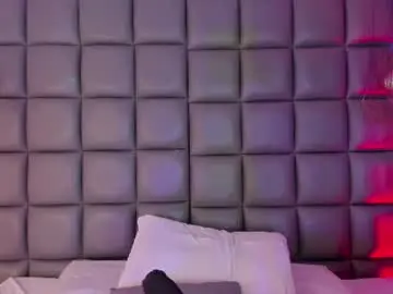 Chaturbate Live Porn of kira_vance