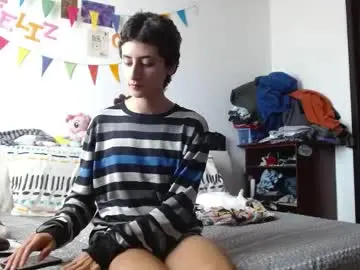 Chaturbate Adult Video Chat of malitamuymal22