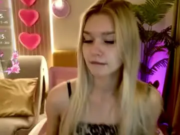Chaturbate Adult Video Chat of battymelody