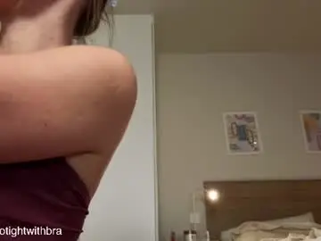 Chaturbate Watch Live Sex Cams of tootightwithbra