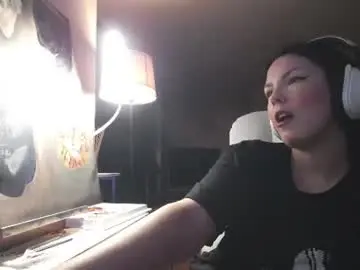 Chaturbate Free Porn Cam of tinykylie