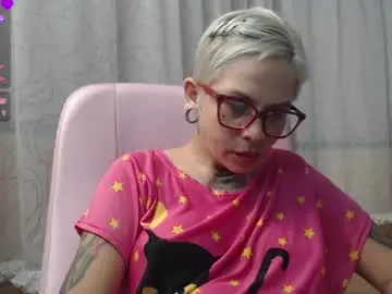 Chaturbate Best live sex cam show of moon_cat85