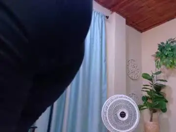 Chaturbate Live Sex Cam of chloerossee