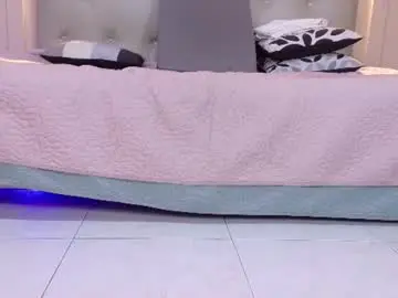 Chaturbate Live Sex Cam of chloerossee