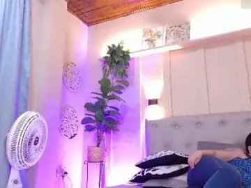 Chaturbate Watch Live Sex Cams of chloerossee