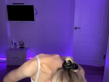 Chaturbate Adult Video Chat of seasonhamiss