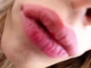 Chaturbate Best live sex cam show of emilywhinfre