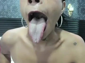 Chaturbate Live Sex Cam of hellen__4master
