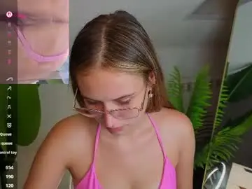 Chaturbate Free Porn Cam of miaa_hill
