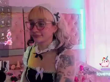 Chaturbate Nude Webcam of sweet_emmili